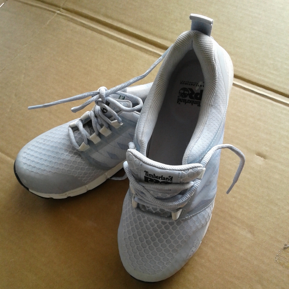 Sneaker - Picture 2 of 8